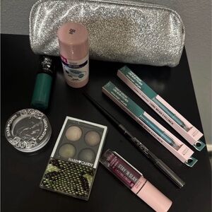 Hard Candy Women’s Makeup Set